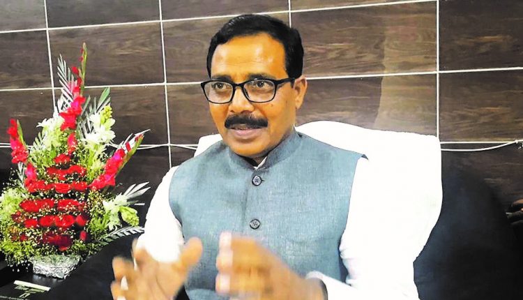 पीडीएस सिस्टम में होने वाले बदलाव के बारे में जानकारी देते बिहार खाद्य आयोग के अध्यक्ष विद्यानंद विकल।
