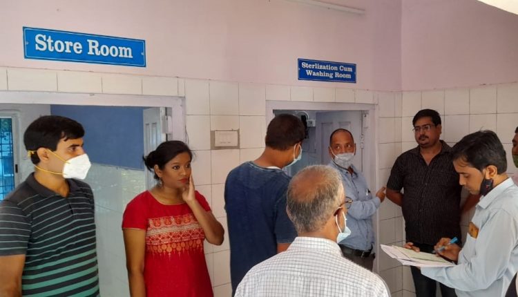 ब्लड बैंक के सपोर्टिव सुपरविजन के लिए सासाराम पहुंचे बिहार राज्य एड्स कंट्रोल सोसाइटी के डिप्टी डायरेक्टर डॉ. नरेन्द्र कुमार गुप्ता।