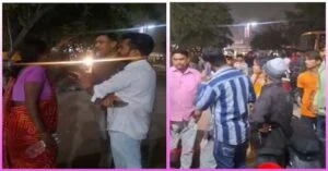 मुजफ्फरपुर के मुसहरी में कोचिंग शिक्षिका की हत्या के बाद जांच करने पहुंचे पुलिस अधिकारी व मौके पर जुटी भीड़।